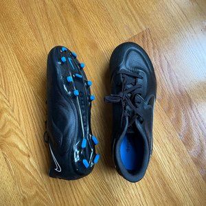 Nike Tiempo Academy Boys Soccer Shoes in Black and Blue